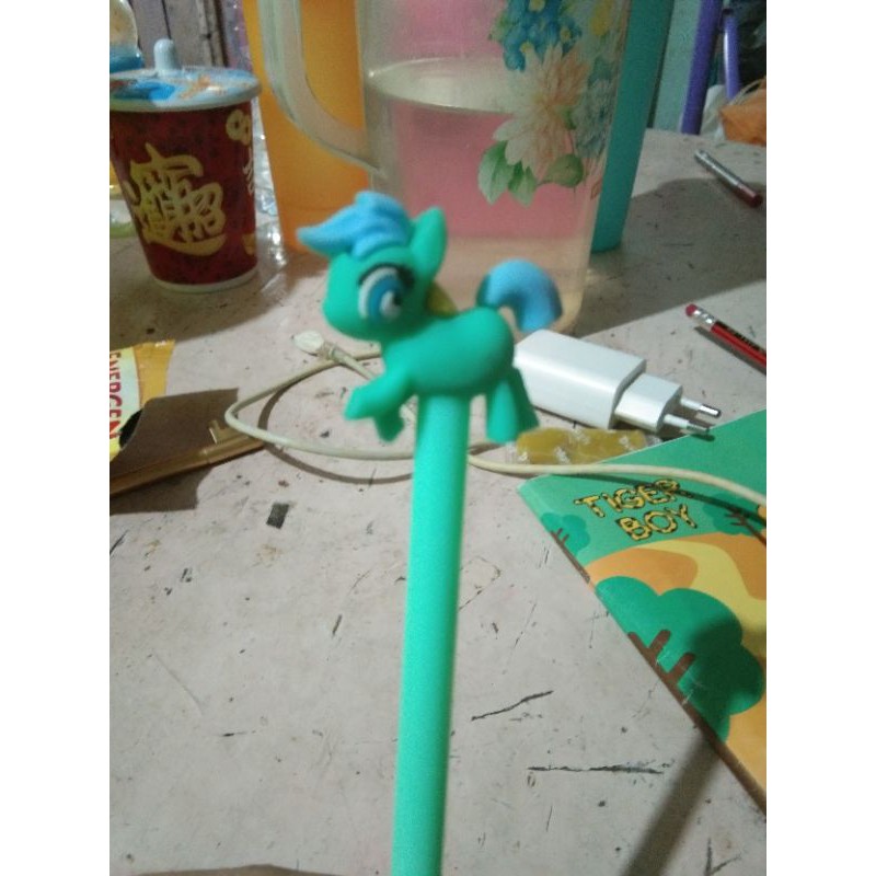 

PulpenUnicorn berwarna