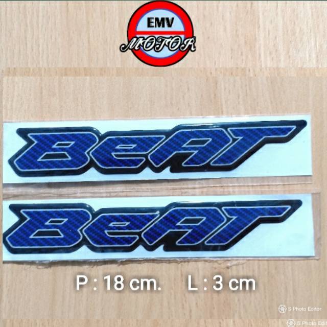 Sepasang sticker,stiker timbul , emblem BEAT KARBON BIRU