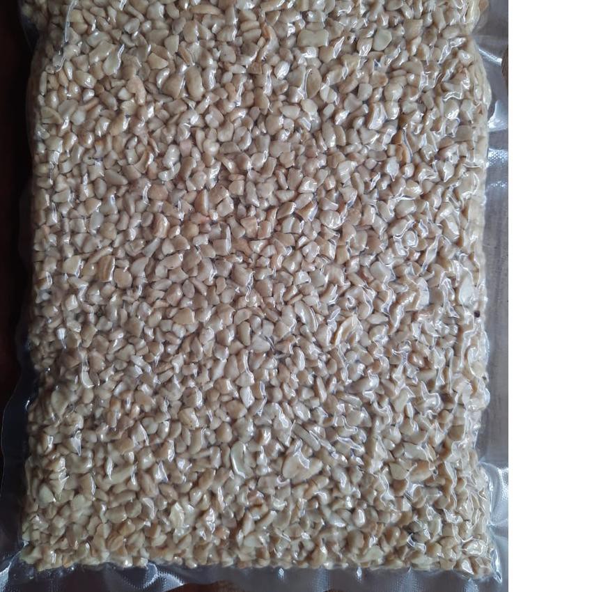 

3NY♘ KACANG METE MEDE MENTE PECAHAN PATAHAN SUPER 1 KG COCOK UNTUK SAMBAL BUMBU Paling Laris