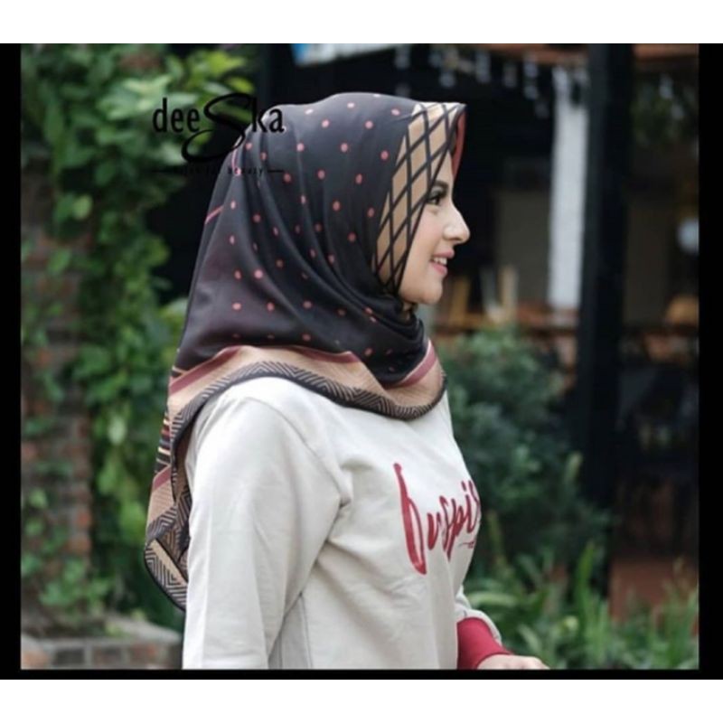 SALE HIJAB MOTIF / COD / DESKA HITAM KUNING / KERUDUNG VOAL MOTIF / SEGI EMPAT VOAL / JILBAB TERBARU