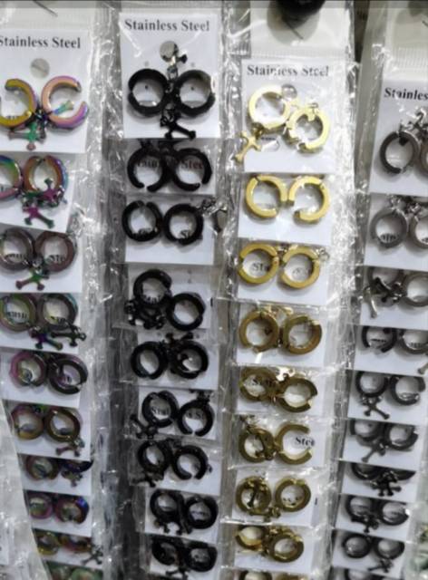 ISI 12 PASANG ANTING JEPIT TITANIUM MODEL SALIB