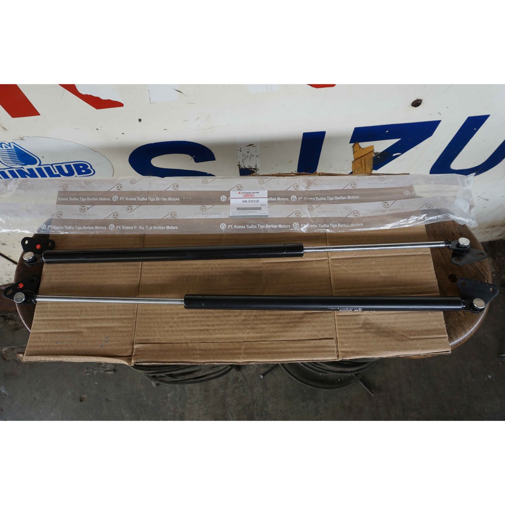 Gas Spring Kit/Shock Bagasi Belakang Short Mitsubishi Kuda Grandia