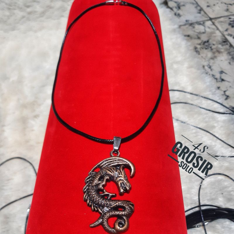 4s Grosir solo || Kalung Tali Hitam Liontin Naga Gold || Kalung Pria &amp; Wanita Tali Hitam Liontin Dragon Gold | Kalung dengan Tali Hitam Dan Liontin Naga Bahan Titanium anti karat &amp; Luntur