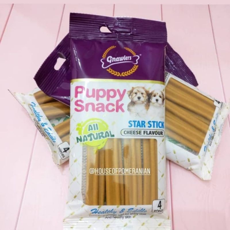 Puppy dog snack. Makanan cemilan anak anjing. Tulang kunyah