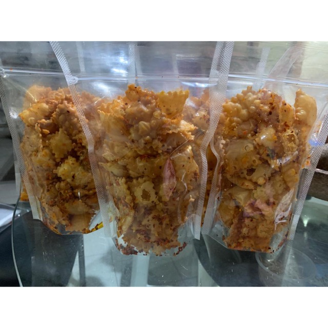

Keripik pangsit pedas asin