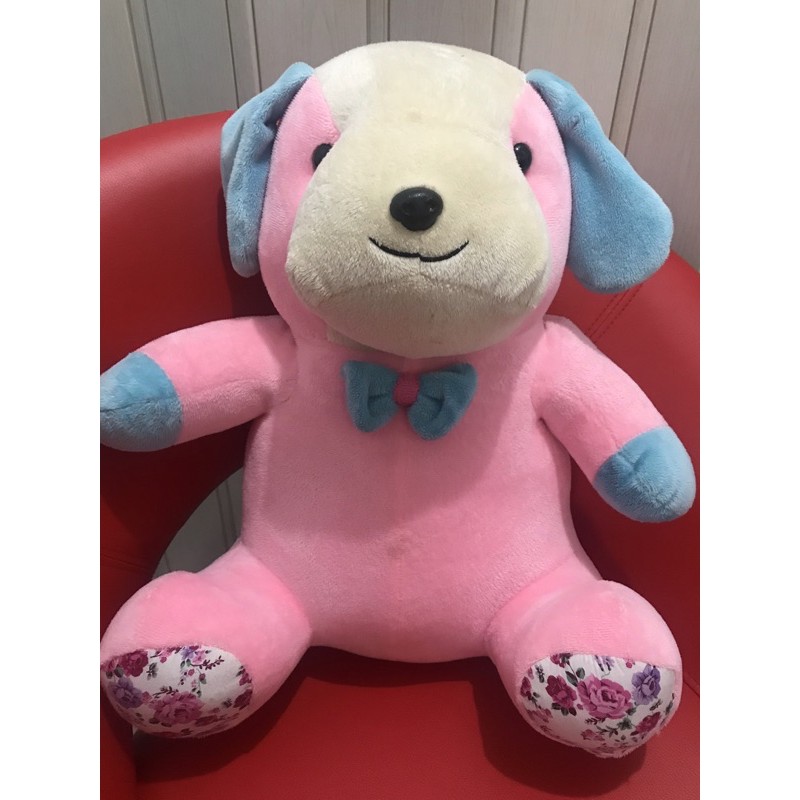 Boneka anjing pink timezone