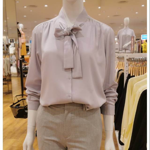 Blus Uniqlo rayon bow tea kemeja wanita lengan panjang Blus Uniqlo rayon bow tea kemeja wanita lengan panjang