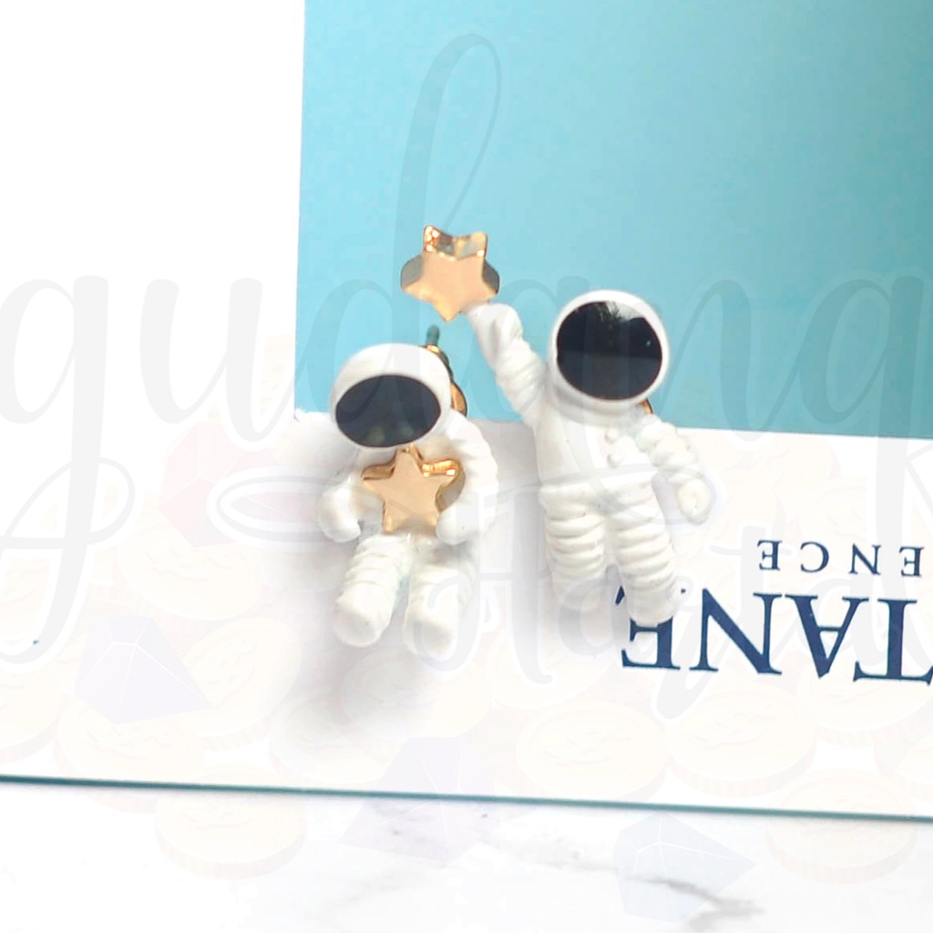 Anting Jepit Stud Wanita Astronaut 3D Lucu Unik Astronot Hadiah Kado GH 203675