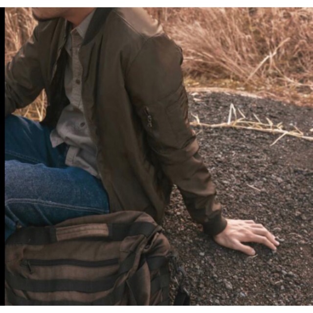 EMBA CLASSIC BERTUCIO WARNA ARMY JAKET PRIA