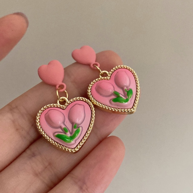 Anting Bentuk Hati Tulip Gaya Retro Elegan