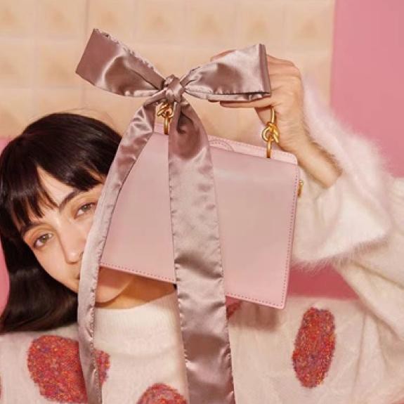 

Serbu CK GIFT SET BOX ,,,,.....