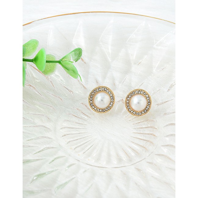 LRC Anting Tusuk Fashion Golden Pearl And Diamond Round Bright Gold Earrings D84662