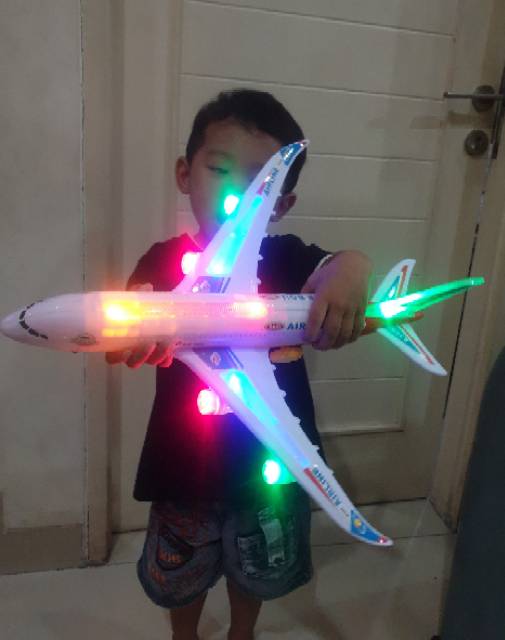 PESAWAT AIR BUS A380 MAINAN ANAK