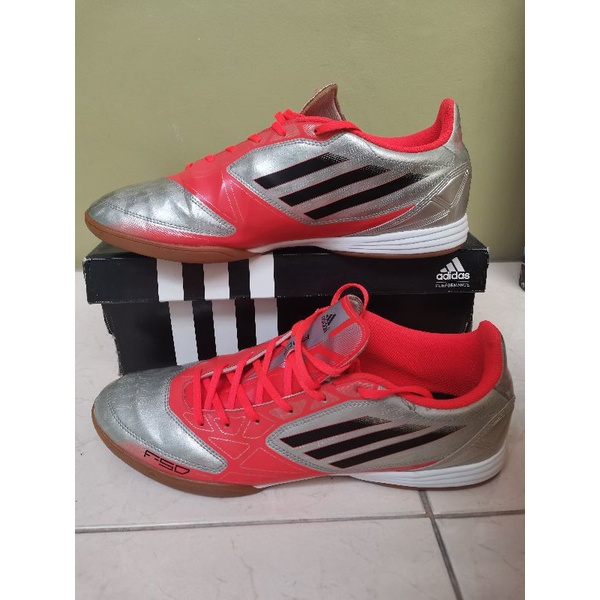 Preloved sepatu futsal adidas original size 46