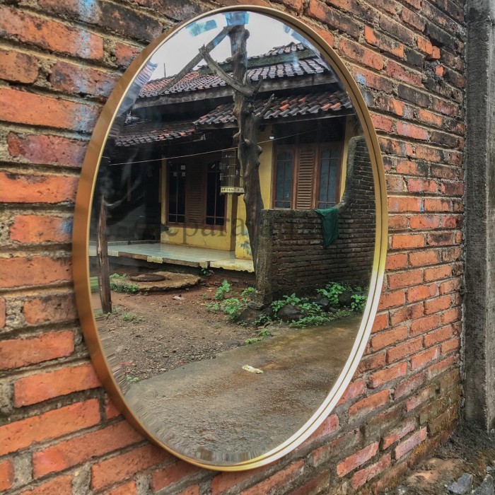 cermin dinding bulat hitam diameter 60 cm - Emas