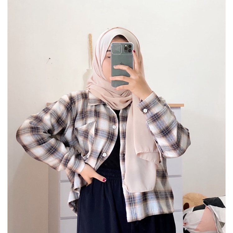 Emira Flanel Crop Pocket | Kemeja Flanel Saku Wanita | Flanel Crop | Kemeja Crop Top Wanita Flanel Outer Murah