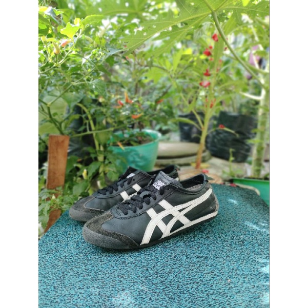 Onitsuka tiger black size 40.5/25.5cm second/bekas
