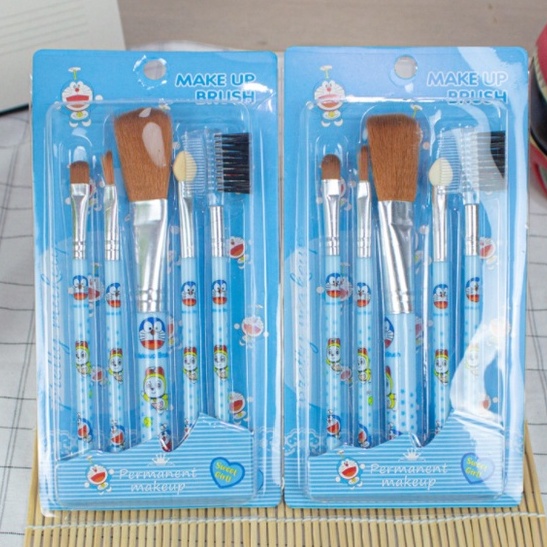 PA 5PCS Set Kuas 5 in 1 Make Up Brush Karakter Doraemon Hello Kitty Kuas Makeup Eyebrow Brush Blush On Brush Eyeshadow Brush Sponge AK063