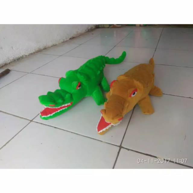 Buaya boneka.