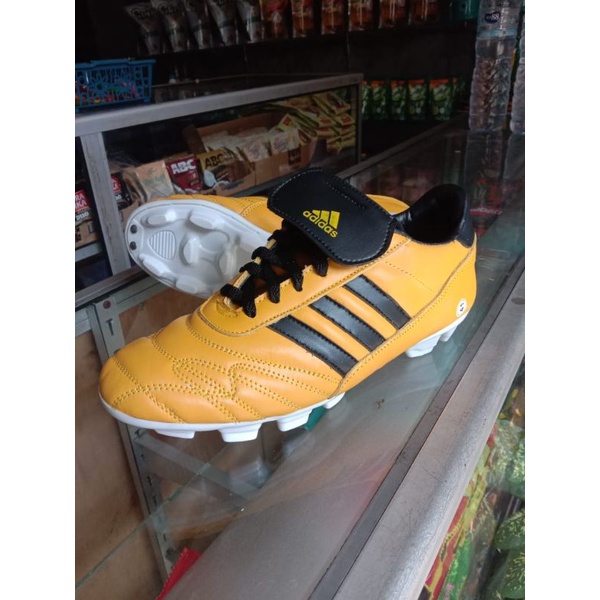 Sepatu Bola kulit Sapi Asli