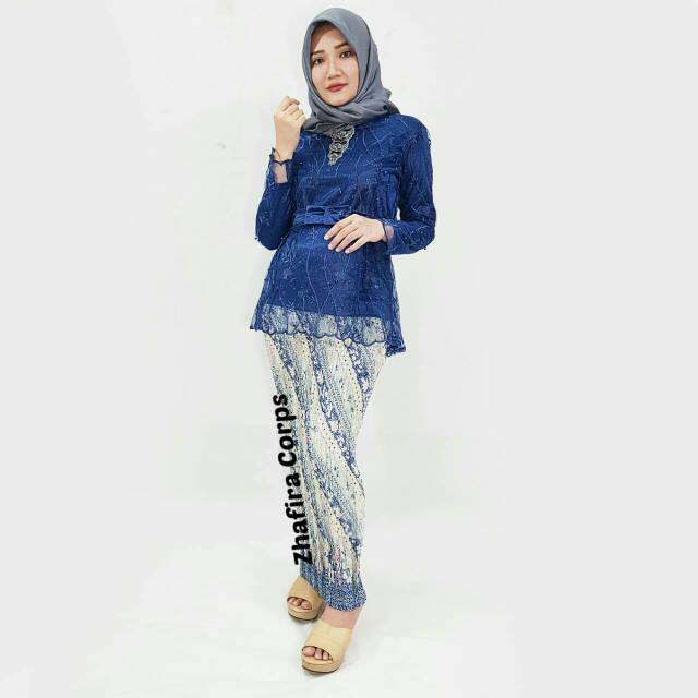 SET KEBAYA NAURA NAVY