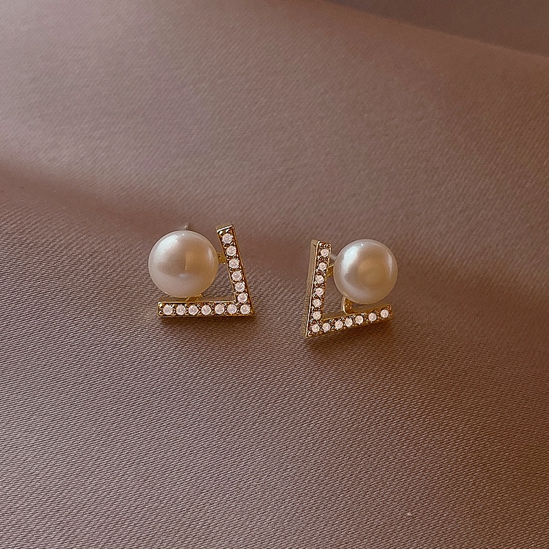 Mini V Pearl Ear Studs Earrings Women Girls Earrings Jewelry Fashion Accessory