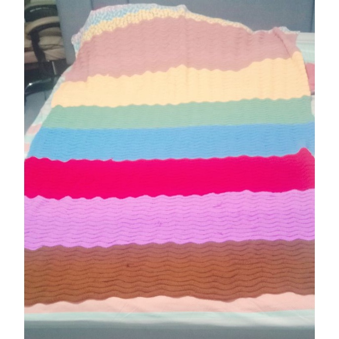 selimut rajut crochet rainbow pelangi