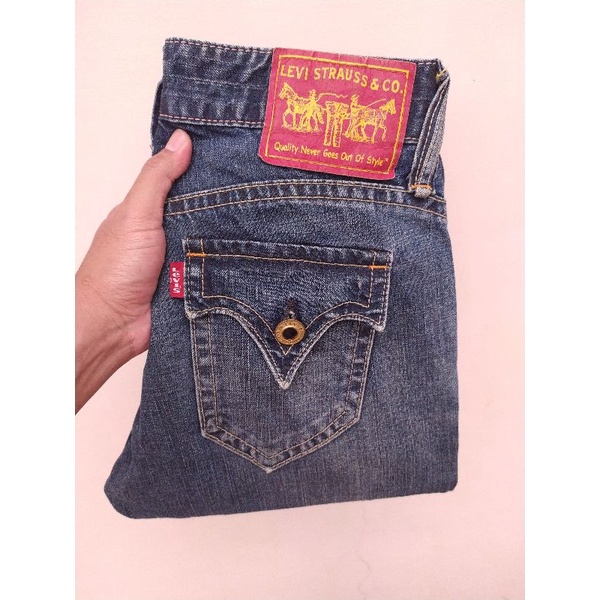 Levis red patch Kancing batu