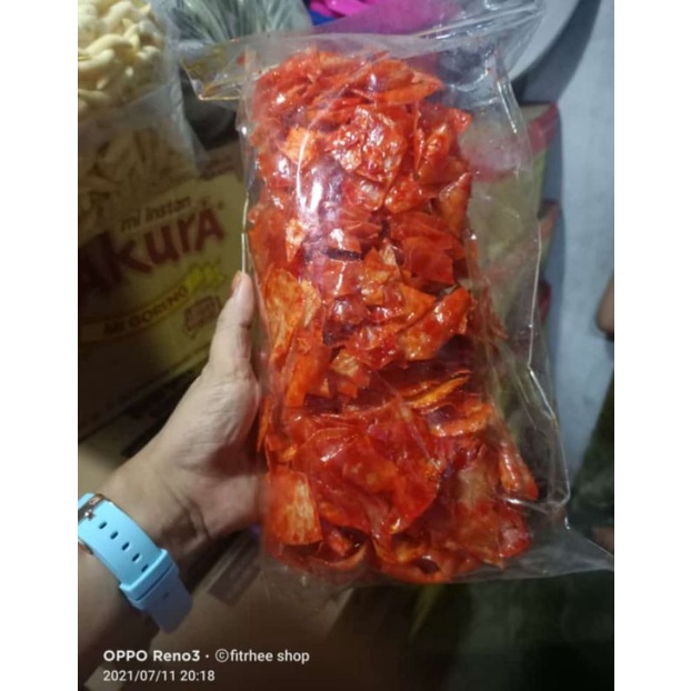 

Kripik singkong ada 3 rasa,rasa rujak,rasa balado dan balado daun jeruk