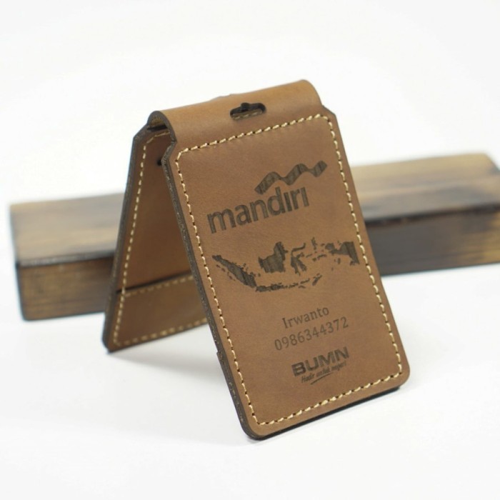 

Id card custom grafir logo nama / name tag kulit asli model lipat