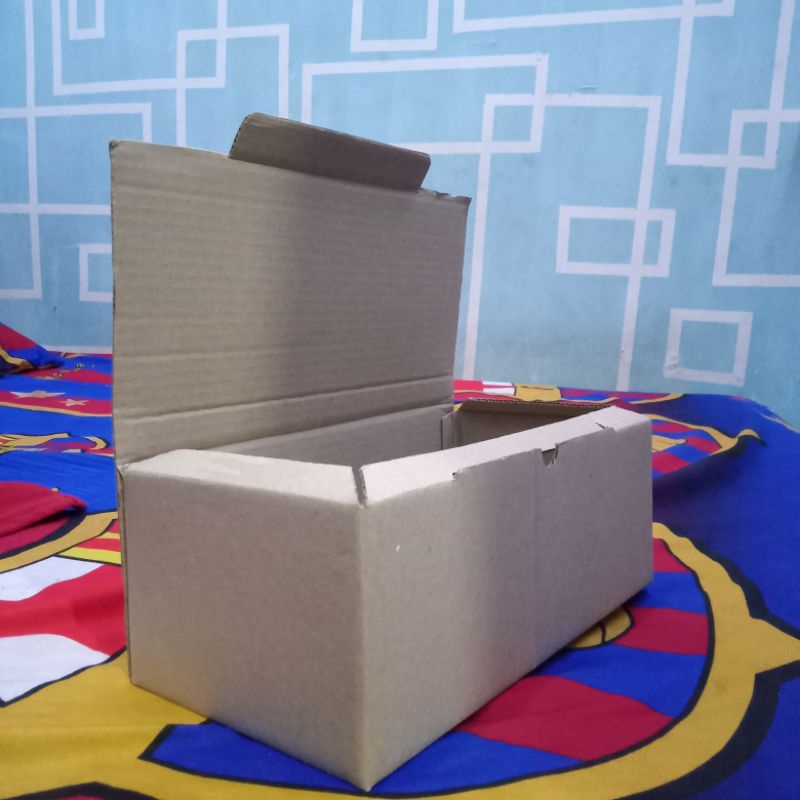 

BOX pengemasan untuk sandal