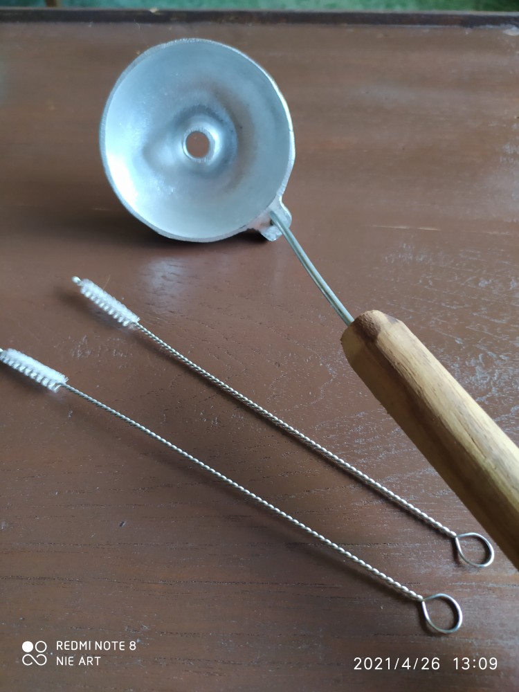 Irus Cetakan Donat Cair Cor