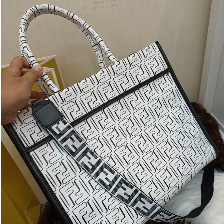 Tas Selempang Wanita Hand Bag Wanita Besar Import