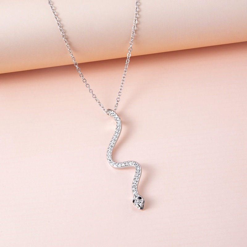 Fancyqube Kalung Rantai Liontin Bentuk Ular Aksen Zircon Warna Pelangi Untuk Perhiasan Wanita