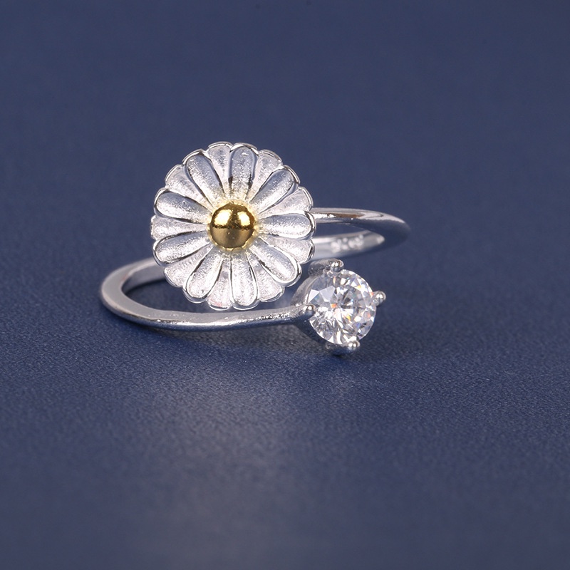 Cincin Bentuk Bunga Daisy Aksen Berlian | Cincin Bahan Stainless Steel | Aksesoris Wanita Untuk Hadiah