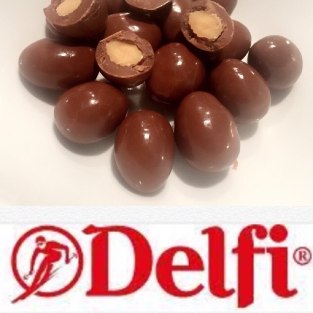 Delfi Golden Almond 500 gram / Delfi Almond 1 KG / Silverqueen BItes / Delfi Cashew Kiloan / Delfi Cashew 500 gram / maltitos 500 Gram / Chic Choc 750 gram