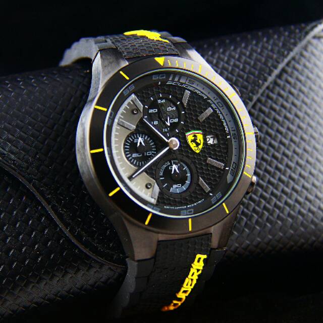 Jam Tangan Ferrari Scuderia Cowok Pria Rubber