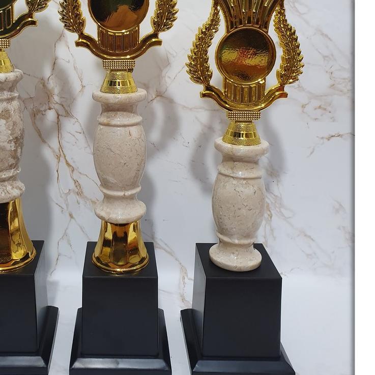 

✈ Piala / Trophy Murah tipe MT SET isi 3 buah dengan tulisan logo pita ♦