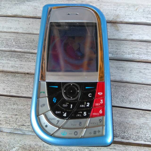 Nokia 7610