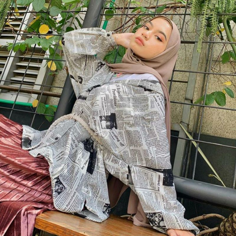 Kemeja Newspaper Oversize