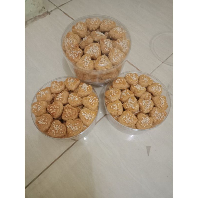 

kue kering kacang wijen