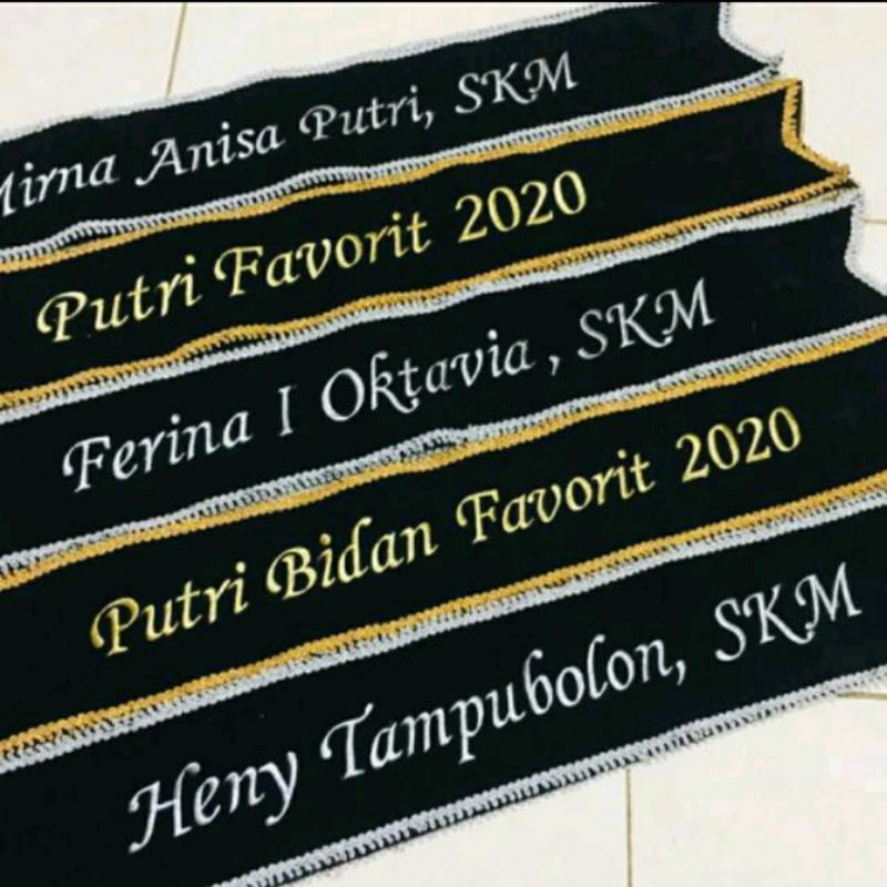 ( SEHARI JADI ) Selempang / sash kado wisuda lis renda