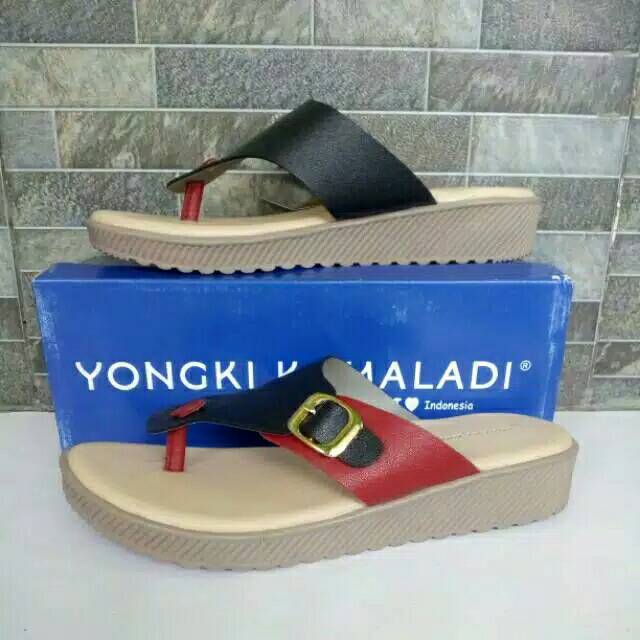 Yongki Komaladi size 40.