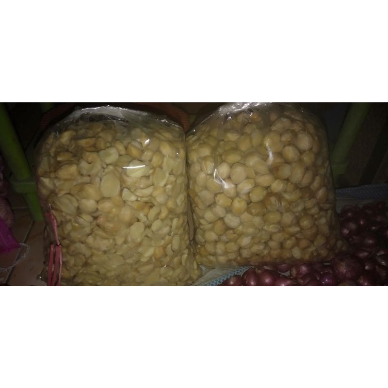 

Kemiri ungkul dan pecah