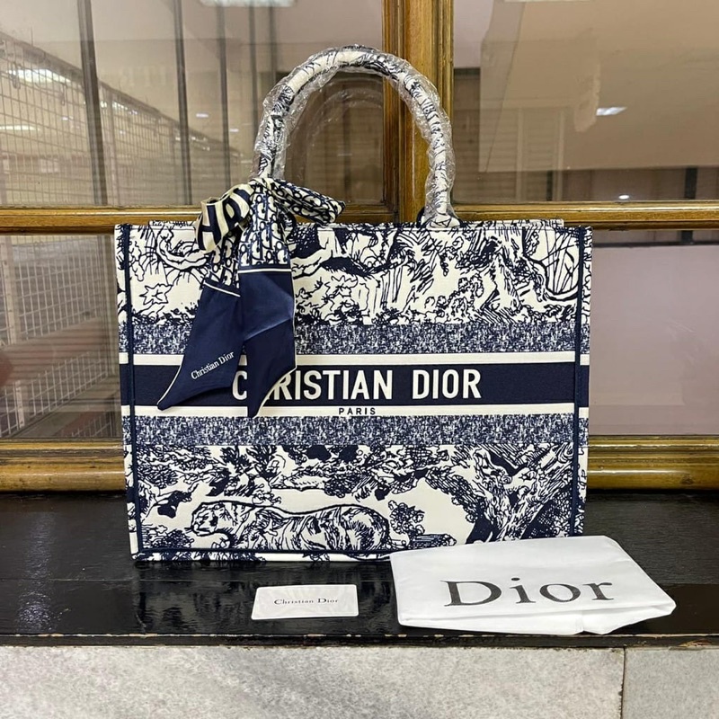 READY CHRISTIAN DIOR TOTE BOOK FREE TWILLY