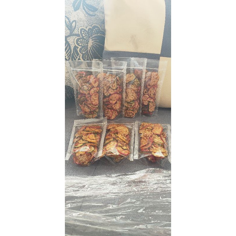 

kerupuk seblak cetar rasanya pedas,asin dan aroma daun jeruknya mewangi
