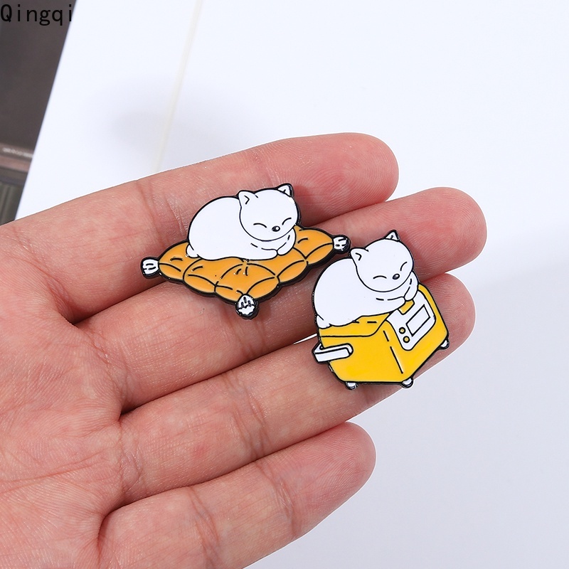 Bros Pin Enamel Desain Kartun Kucing Hitam Buku Kopi Untuk Aksesoris Kerah