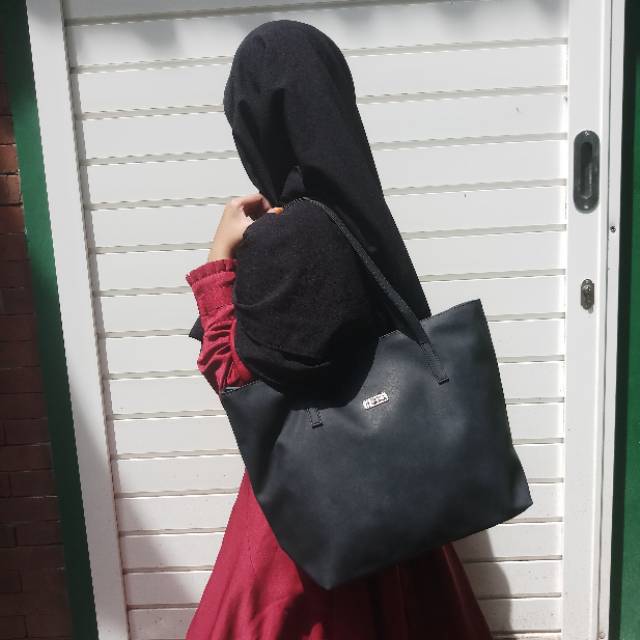 Tas Cangklong AHZA HITAM RUMAH WARNA9