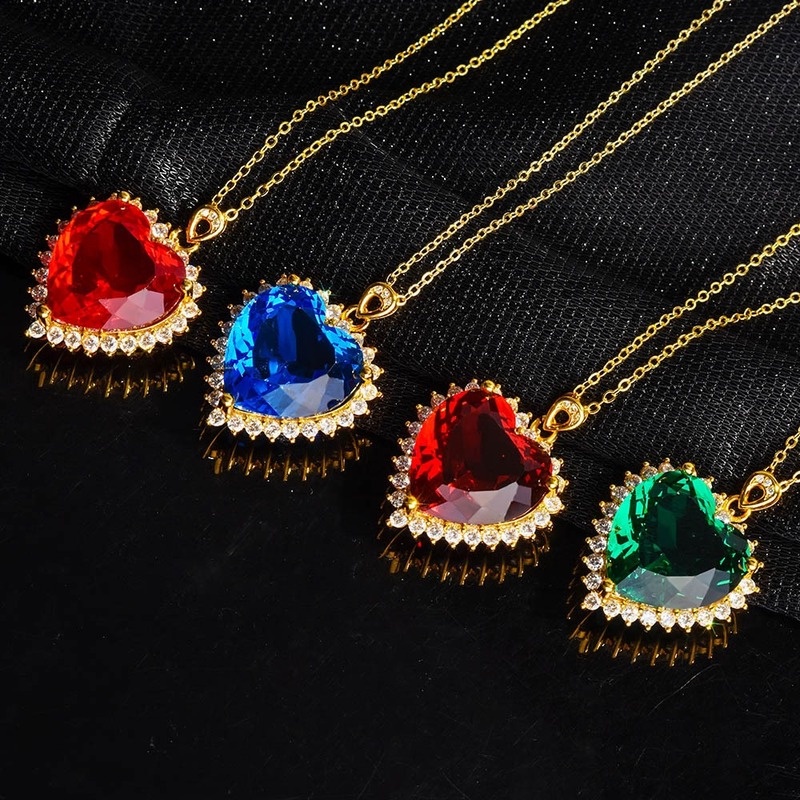 Kalung Lapis Emas Dengan Liontin Batu Permata Bentuk Hati