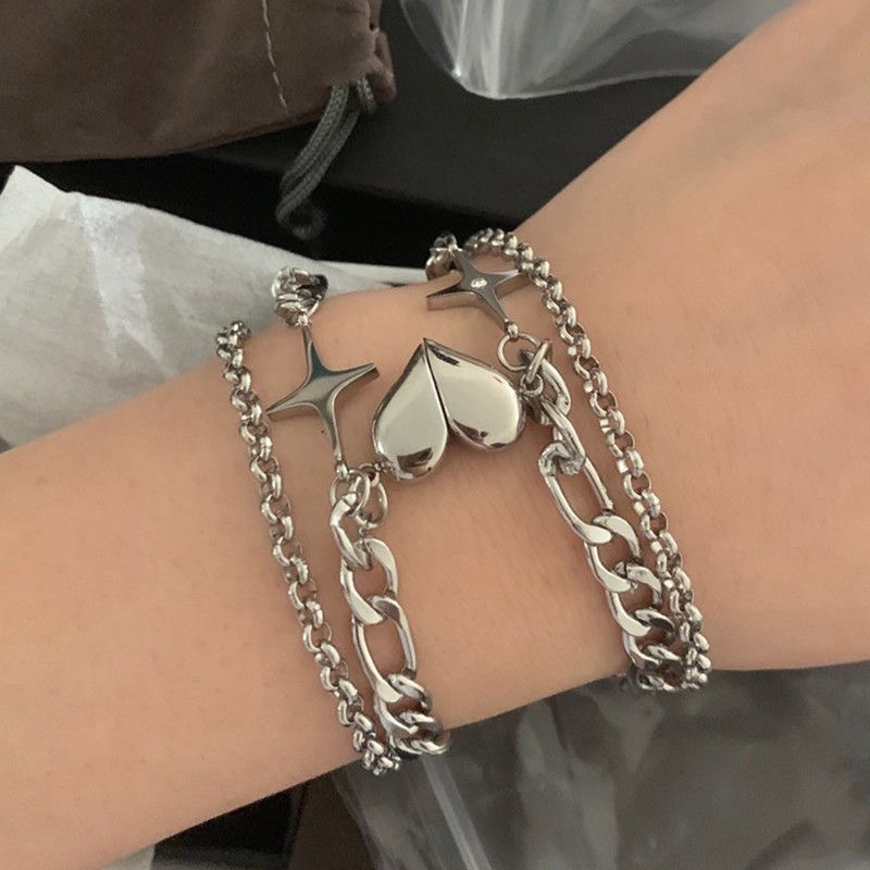 Set Gelang Rantai Magnet Multilayer Bentuk Hati Warna Silver Untuk Pasangan